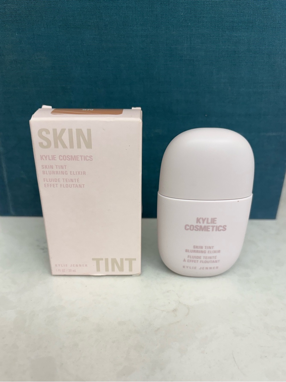 Kylie Cosmetics Skin Tint Blurring Elixir - Shade 5N